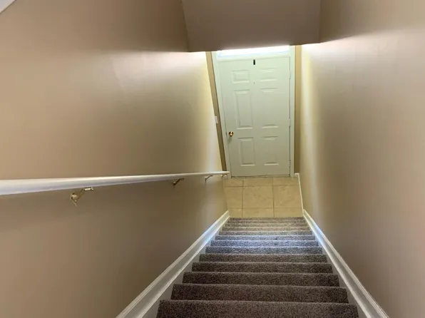 43021 Burlington Dr, Sterling Heights, MI