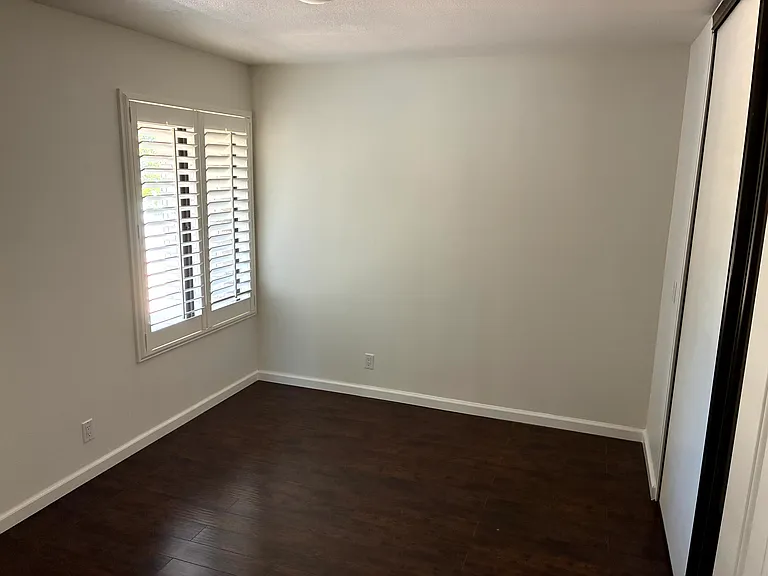 1159 E Plymouth St — Photo 14