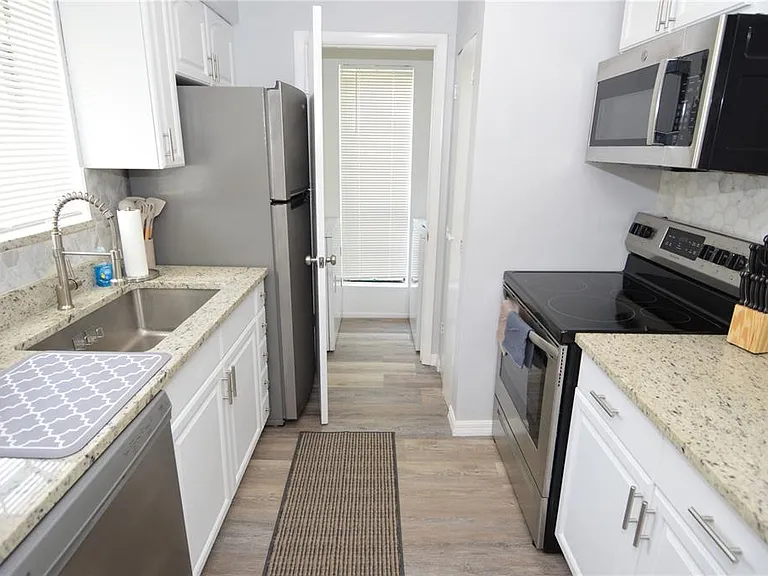 8754 Mallard Reserve Dr #202 — Photo 6