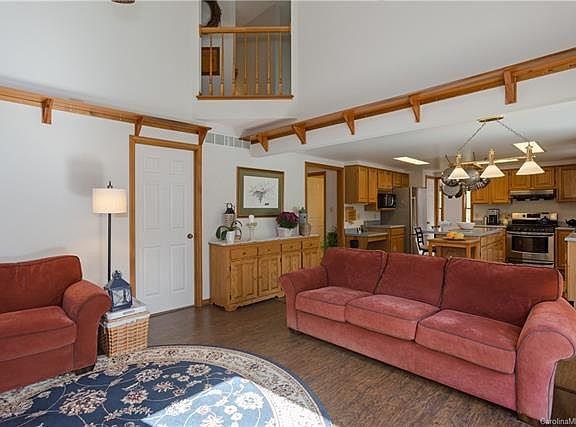 5th image of 23 Westwind Dr #2