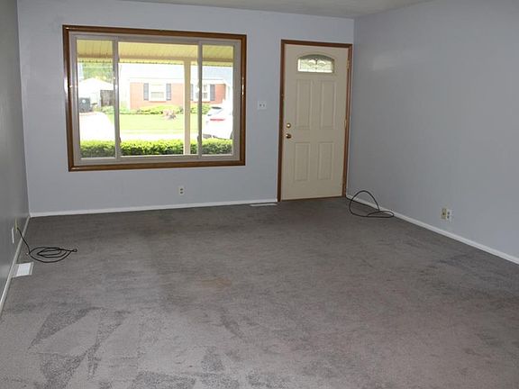 2nd image of 2025 S Daly Ave