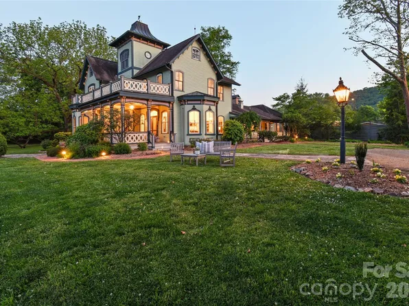 204 Lawson St, Hot Springs, NC 28743