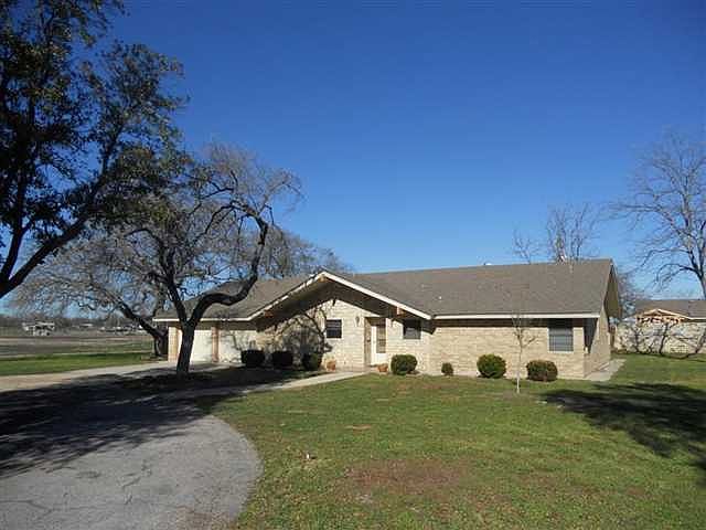 1st image of 210 Cottonwood Dr
