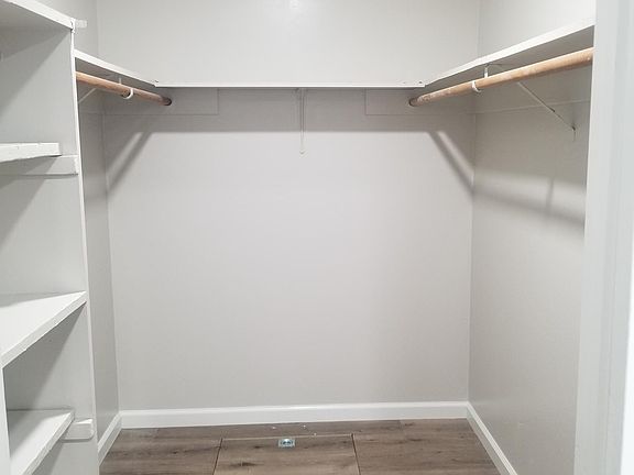 5th image of 884 Maryann Dr Unit 2
