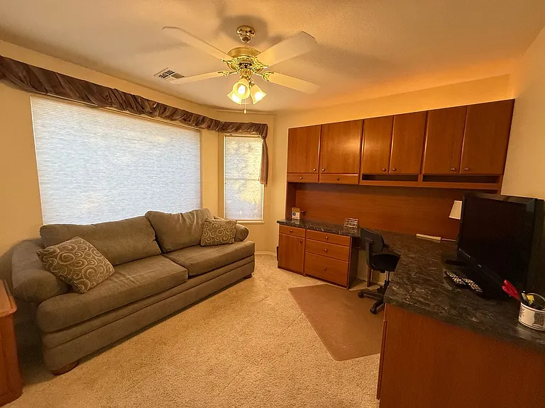 11401 E Medina Ave — Photo 15