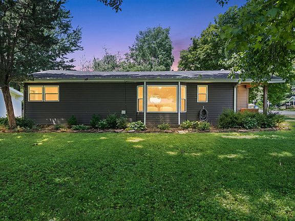 3rd image of 2207 S Florence Avenue