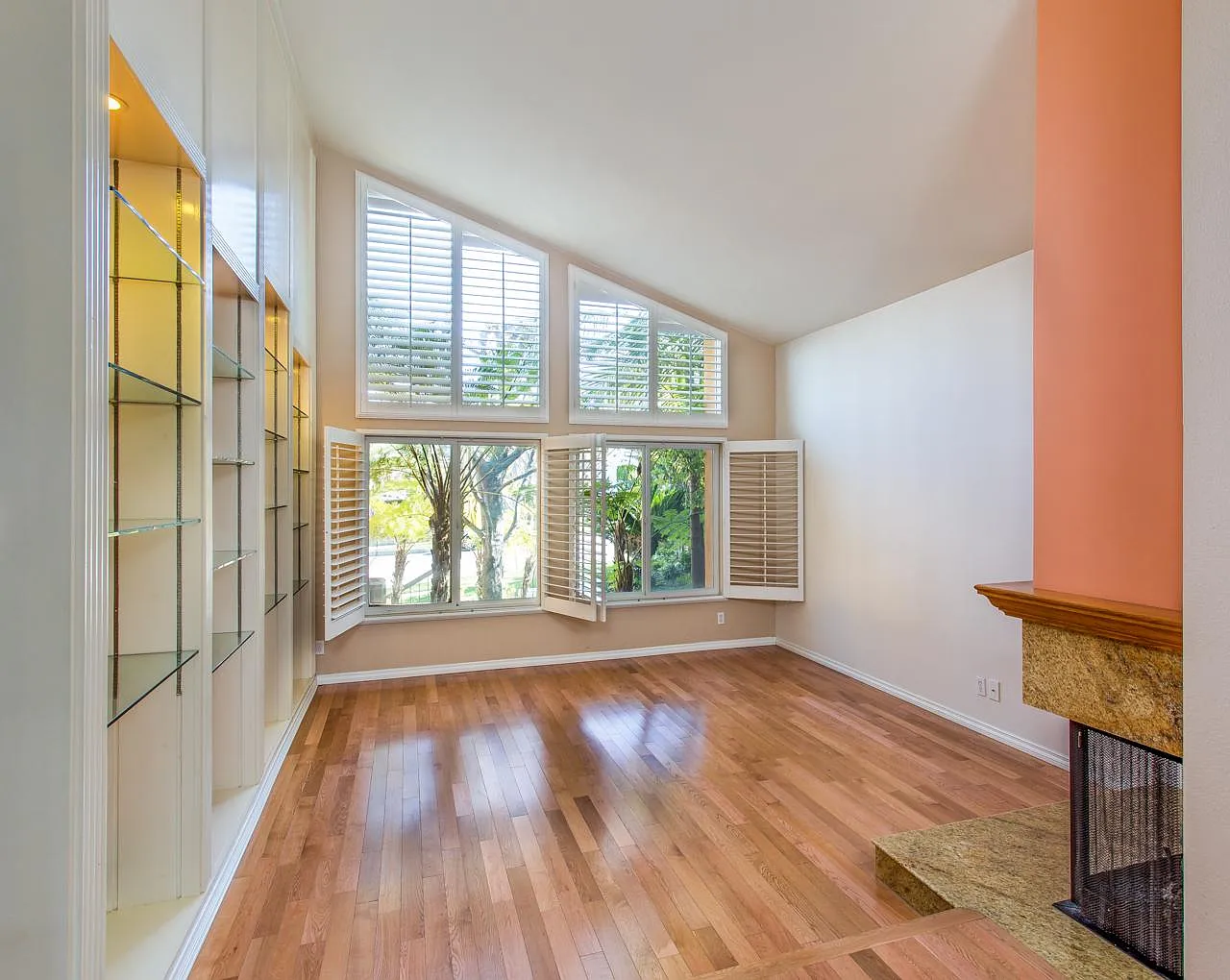 3 bed, 1872 sqft, $5,800 — Photo 2