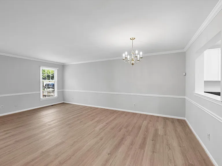 299 S Pickett St — Photo 4