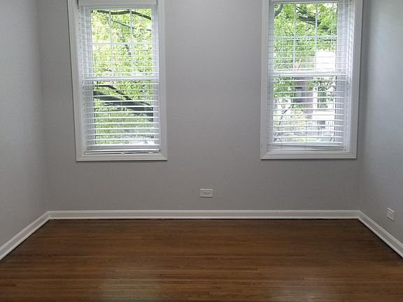 3rd image of 3710 N Sheffield Ave #401