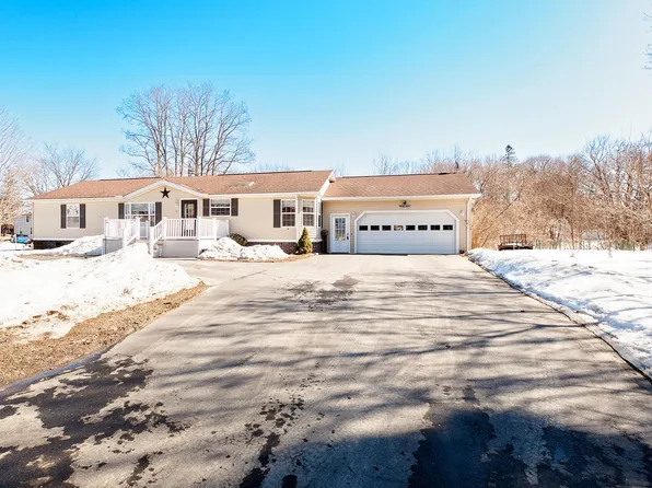31 Pleasant Street, Madison, ME 04950