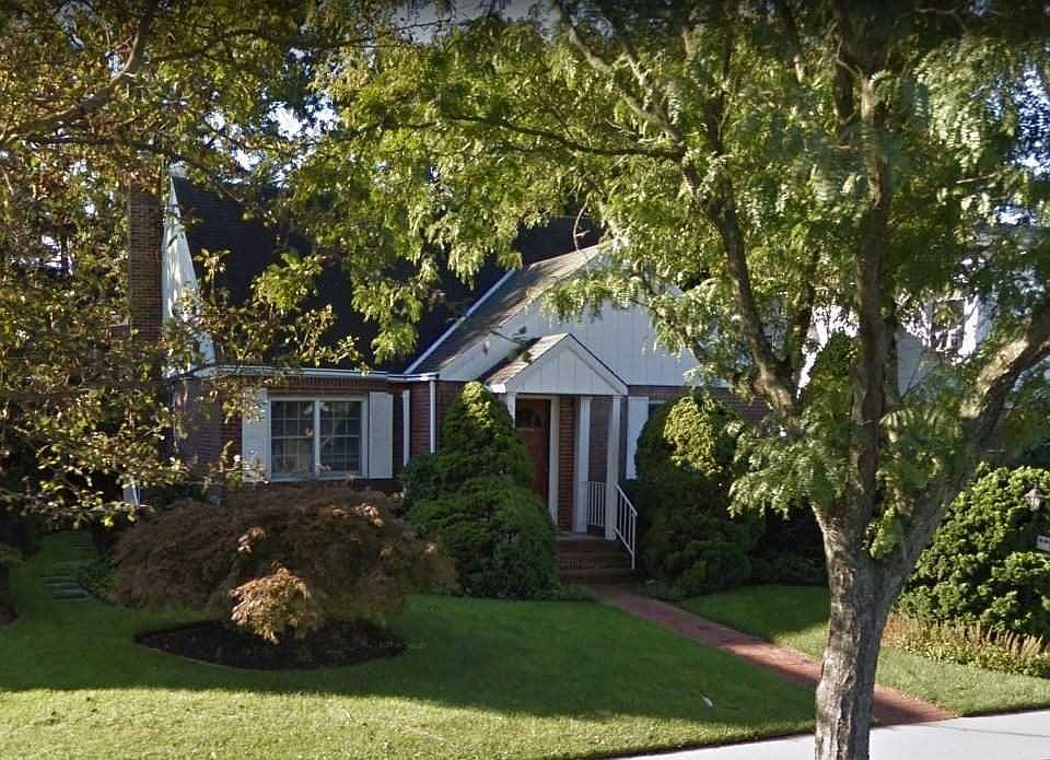 2nd image of 306 Hillside Dr S