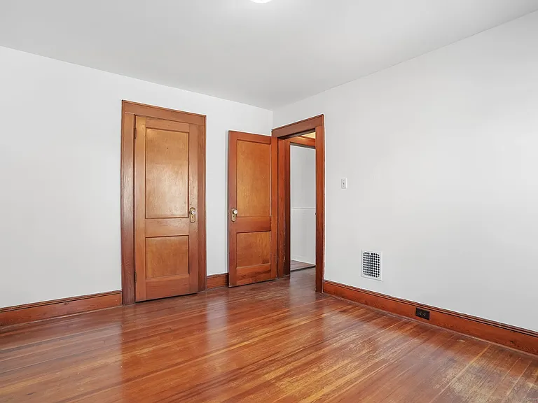108 Barnum Ter — Photo 20