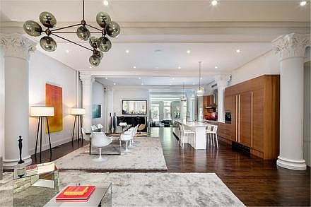 3rd image of 43 W 14th St