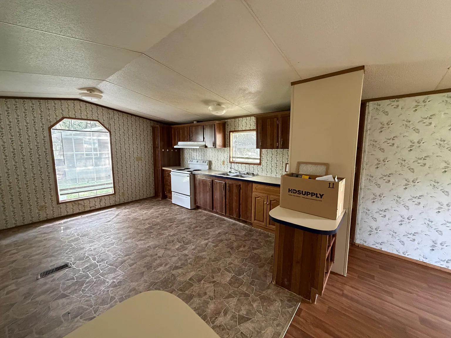 3 bed, 1216 sqft, $850 — Photo 4