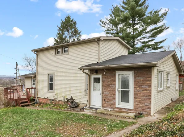 713 Grace Ave, Coshocton, OH 43812