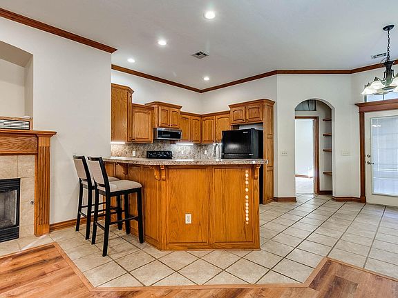 5th image of 1825 Cedar Creek Ct