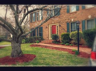 7916 Donegal Ln, Springfield, VA 22153