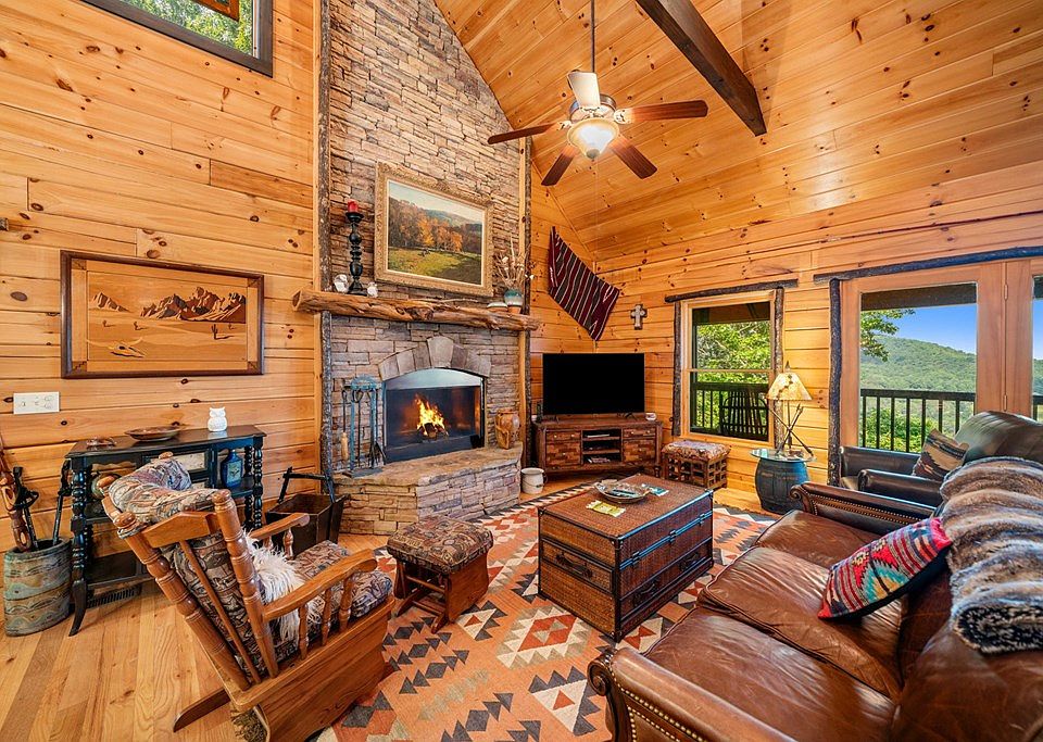 7th image of this home