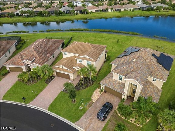 3rd image of 16145 Rosemallow Ln