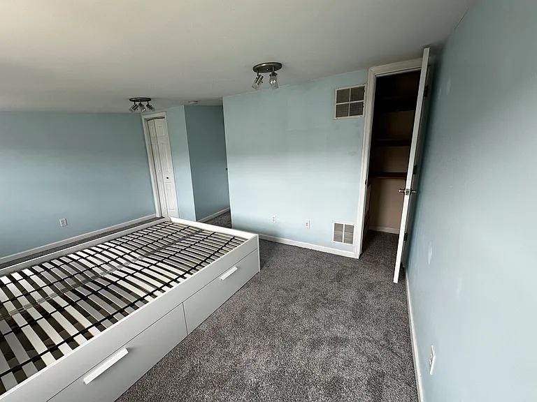 425 Spring Mill Ave — Photo 17