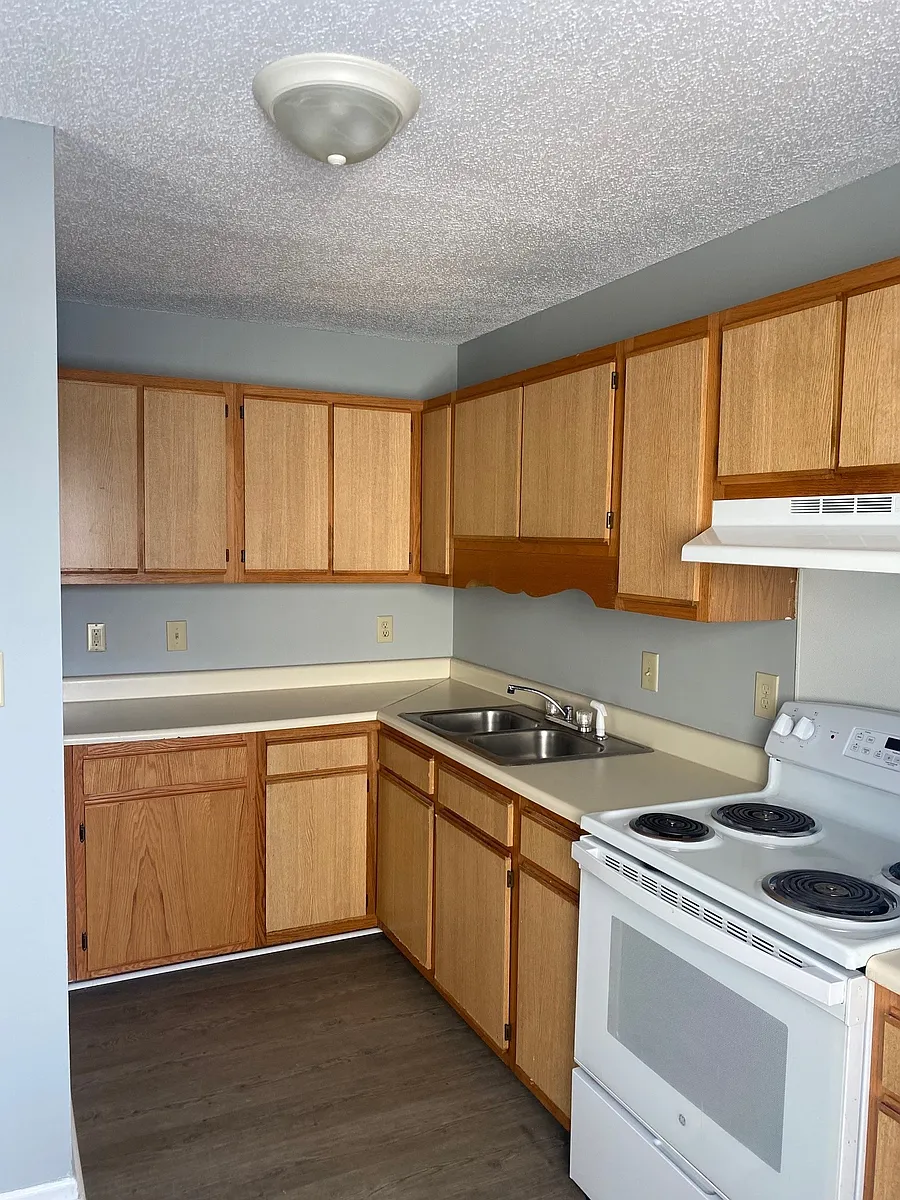 Building Photo - 67 E Finch Ave #E