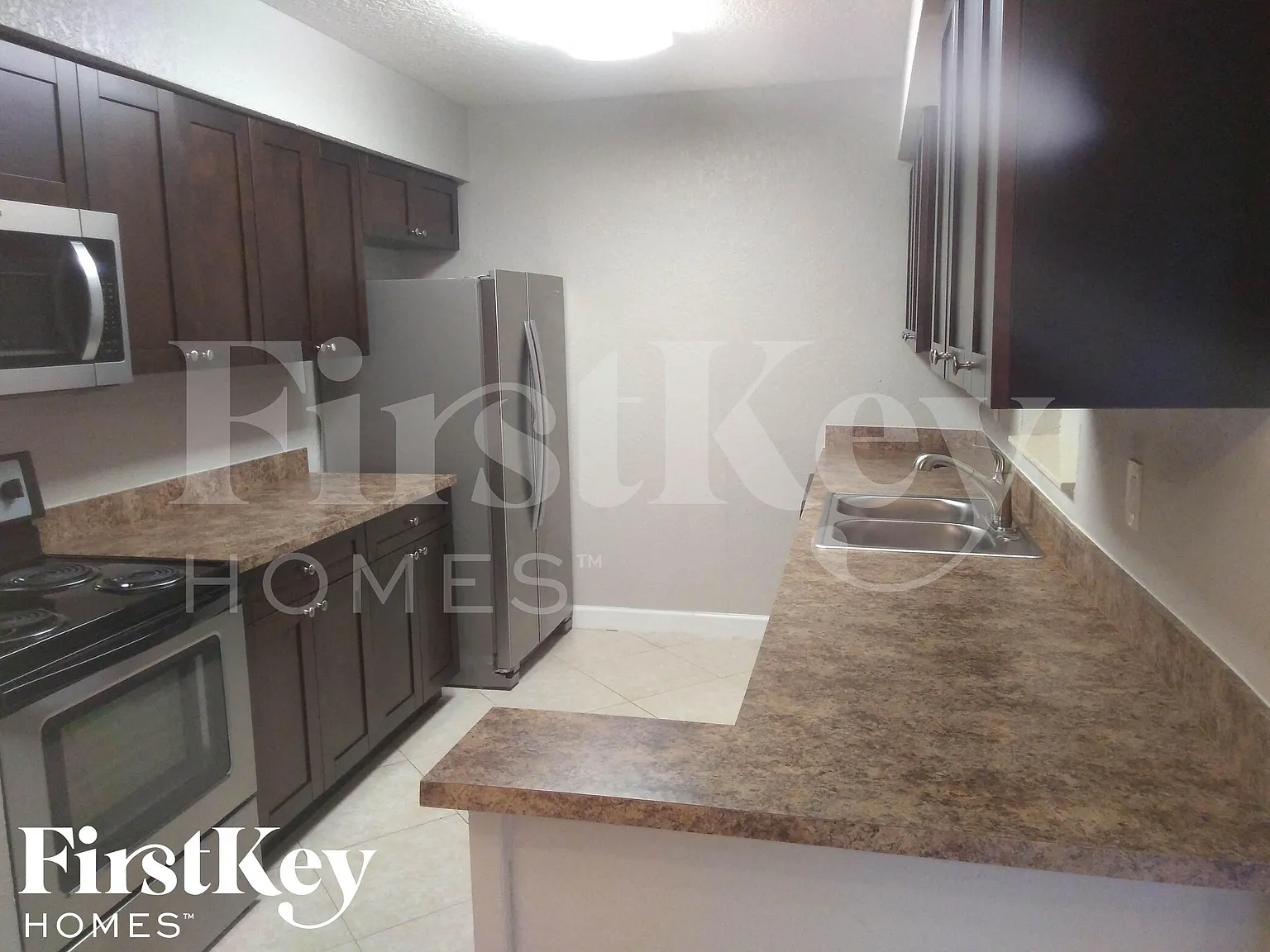 3 bed, 2.0 bath, 2150 sqft, $3,280 — Photo 3