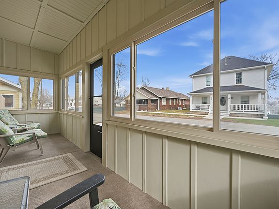 3rd image of 107 S Meridian St