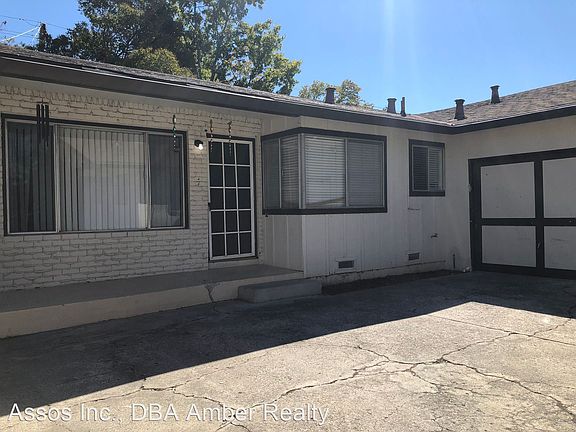 2nd image of 1028 Nottingham Pl