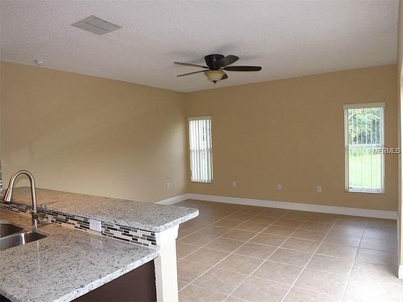 3rd image of 219 Bedford Dr