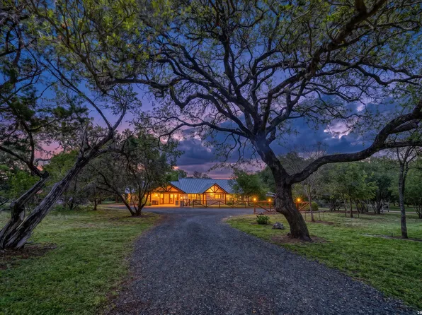 232 N RIVER PLACE RD, Rio Frio, TX 78879