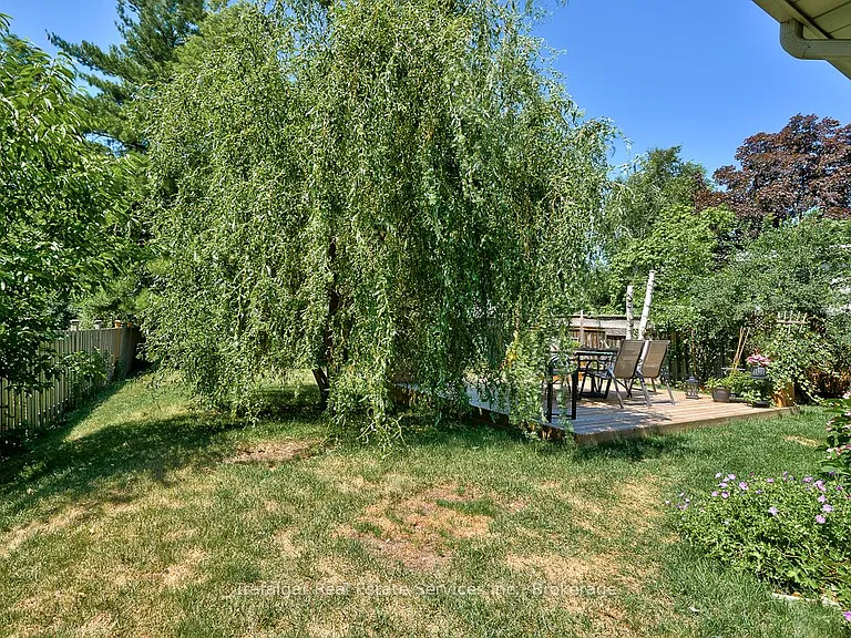 461 Maple Ave — Photo 5