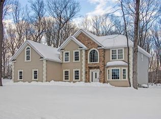 16 Winding Ln, Central Valley, NY 10917