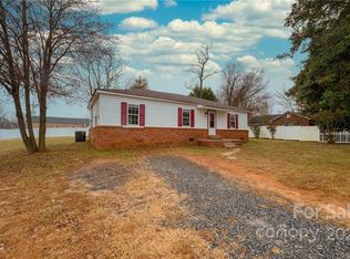 324 Hibriten Dr, Lenoir, NC 28645