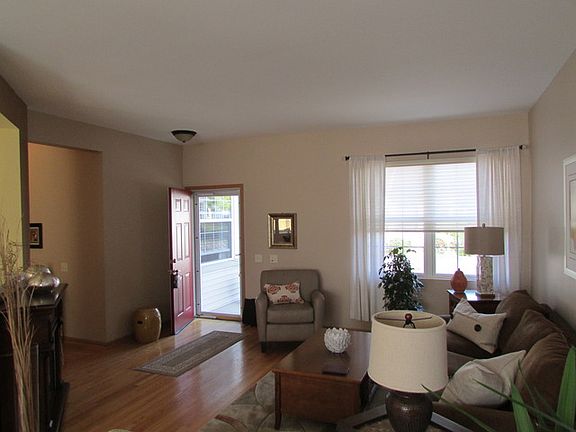 5th image of 13043 Pennsylvania Ave