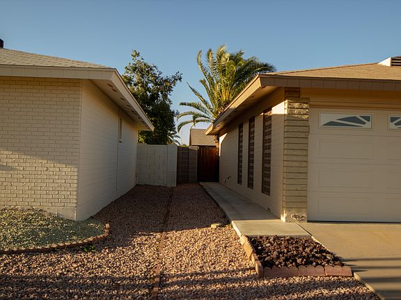 4th image of 4046 E Clovis Cir