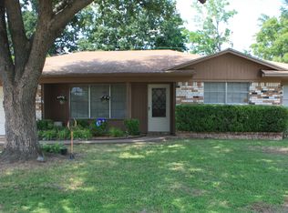 19 N Hermitage Dr, Texarkana, AR 71854