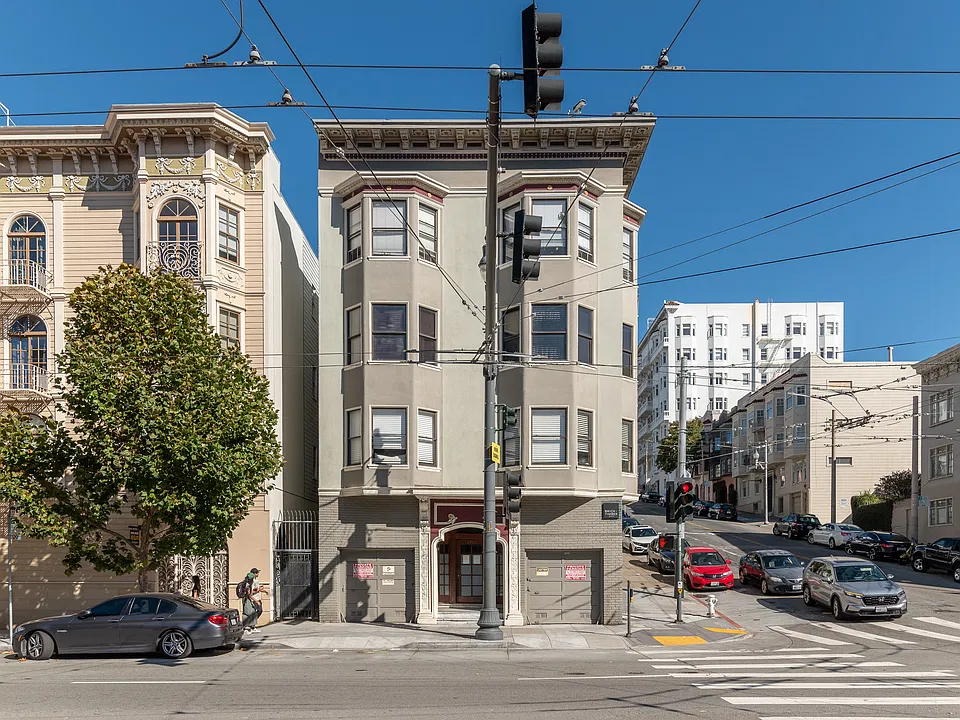 Building Photo 3