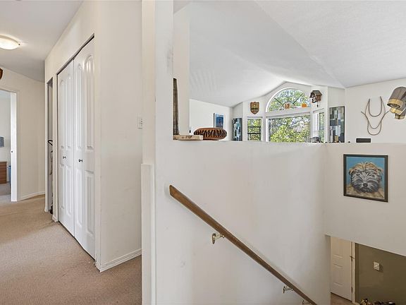 4th image of 793 Robron Rd