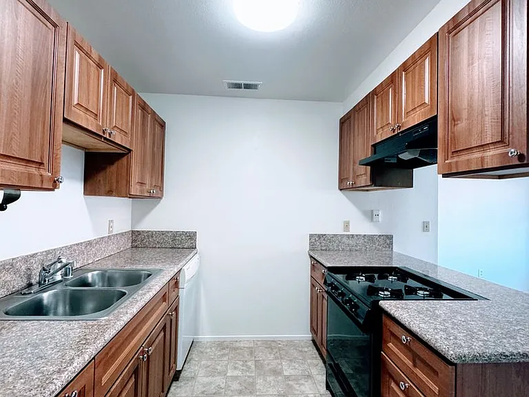4136 Oberon Ave — Photo 2