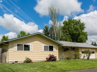 1012 Surrey Ln, Eugene, OR 97402