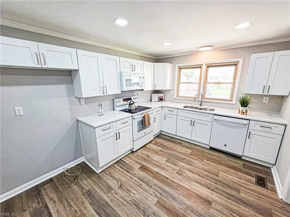 5341 Roslyn Dr, Norfolk, VA 23502