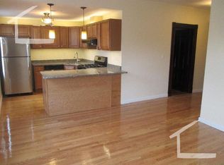 1 Smythe St #3C, Brookline, MA 02445