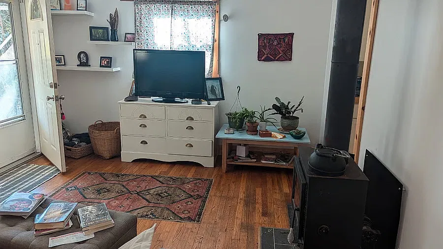 3 bed, 944 sqft, $2,100 — Photo 4