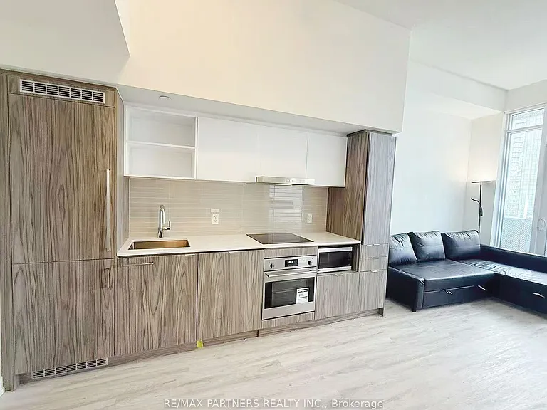 55 Cooper St W #5016 — Photo 12
