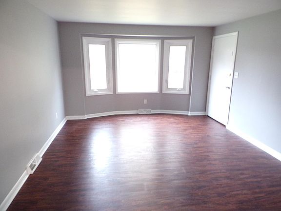 2nd image of 89 E Summerset Ln