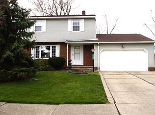 3209 King Richard Dr, Parma, OH