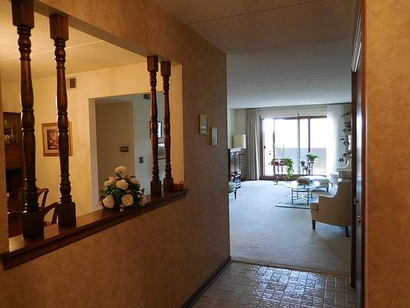 2nd image of 1595 Ashland Ave APT 408