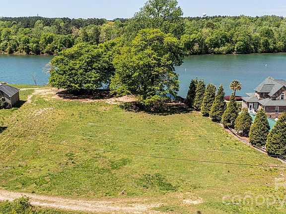 5th image of 1408 Hart Rd