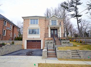 81 A Hampshire Rd, Great Neck, NY 11023