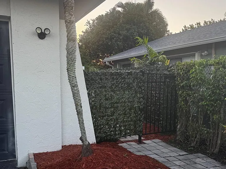 7030 NW 22nd Way — Photo 2